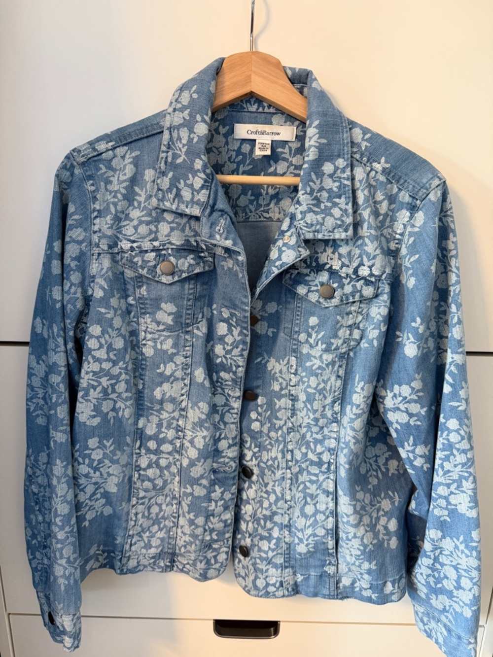 croft & barrow Light Blue Denim Jacket with White Floral Print